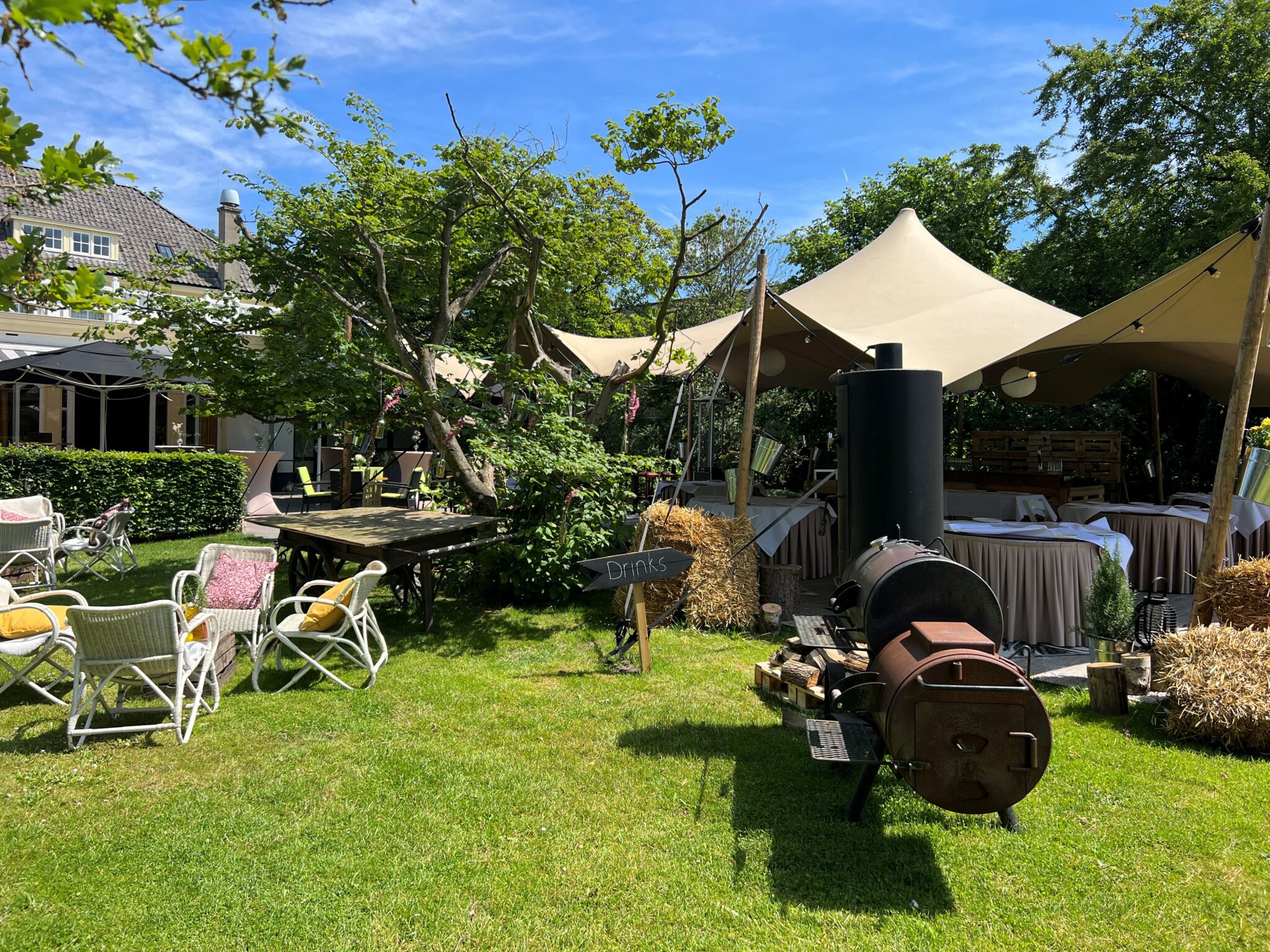 Strechtent en bbq