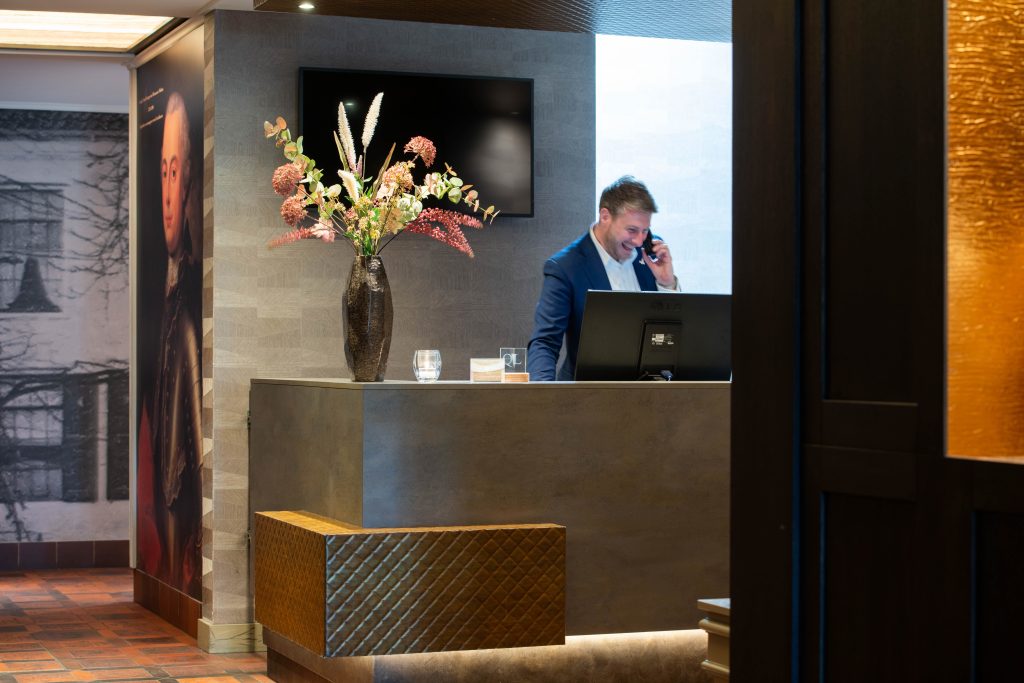 receptie-carelshaven-telefoon-bellen