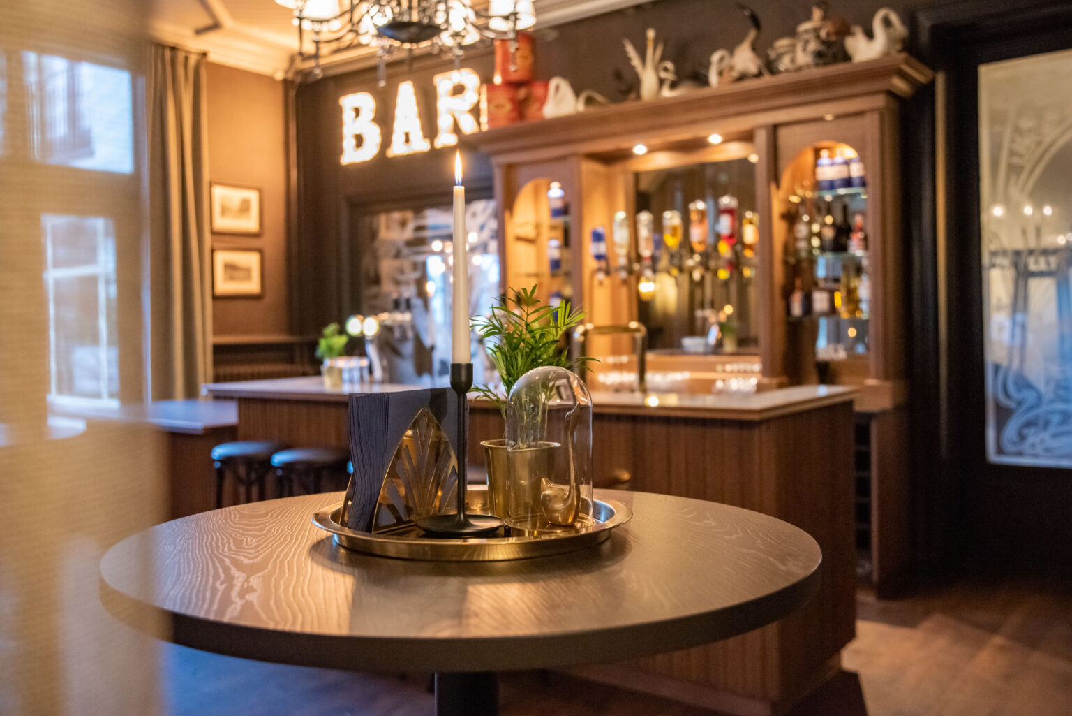 borrelen-bar-feestelijk-proosten