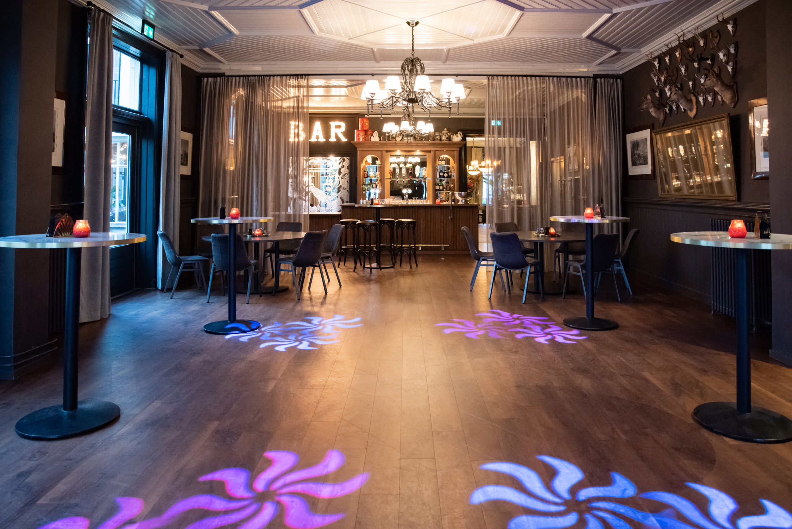 feestzaal-feest-twente-feestverlichting-dj-verjaardag-sfeervol