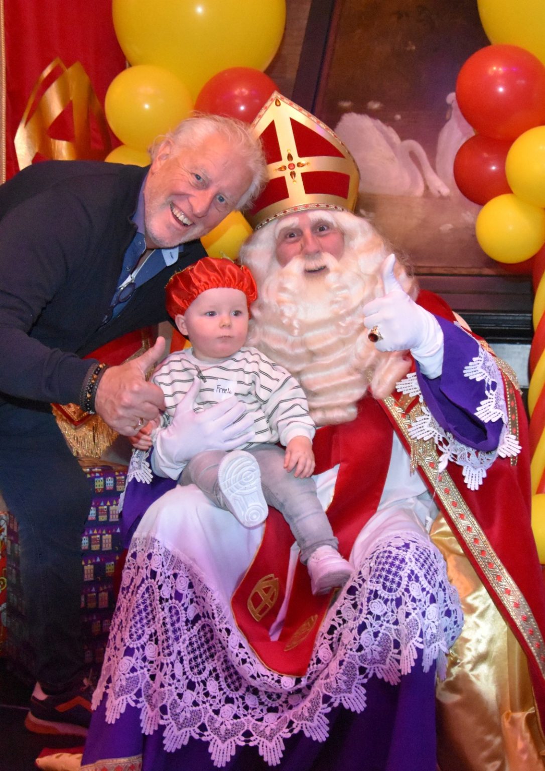 Sinterklaas-Delden-kindje-Jachtzaal-DeZwaan-Sinterklaasfeest