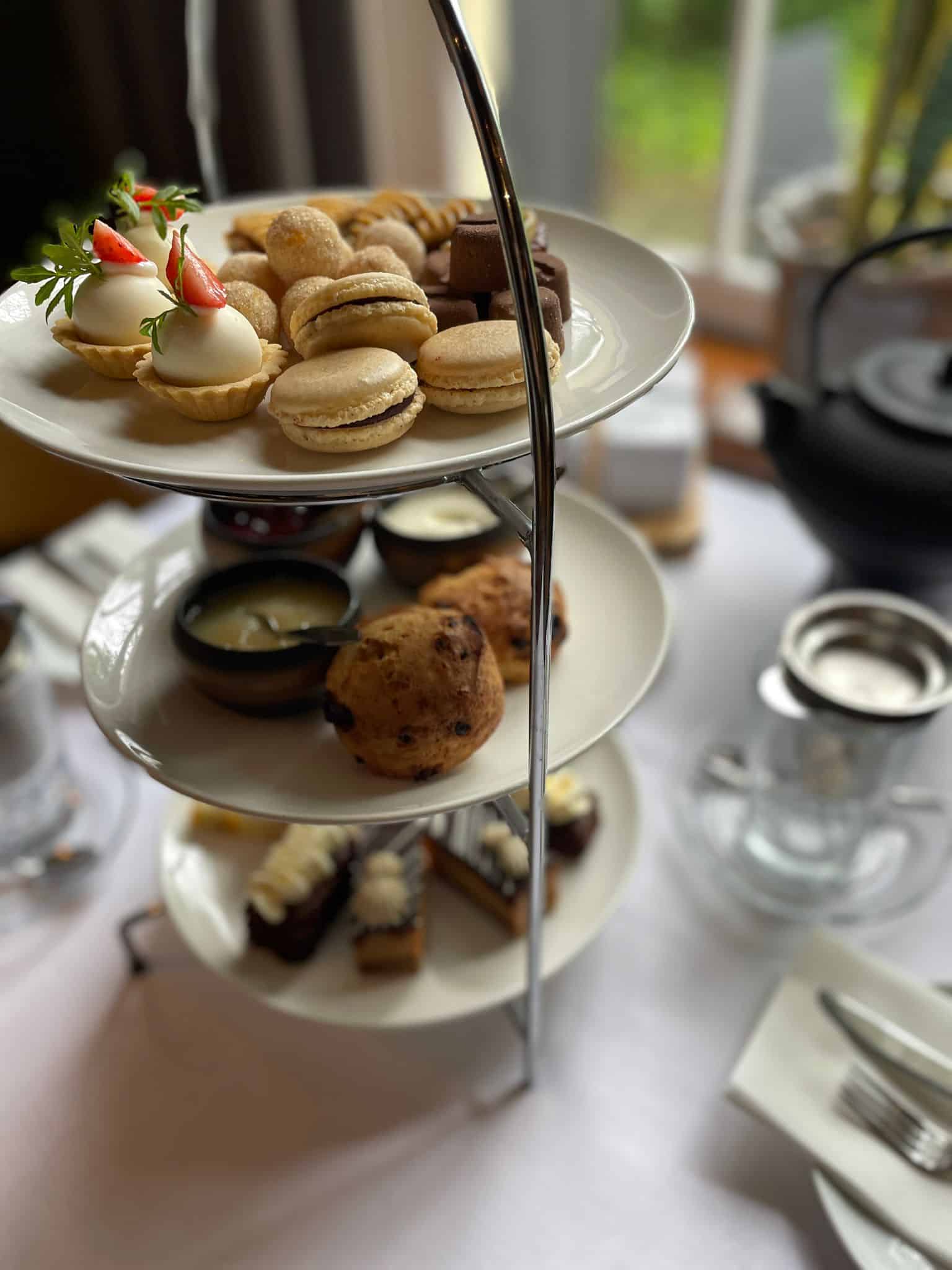Zoetigeheden-etagere-thee-macarons-high-tea-zoet-babyshower-twente-delden